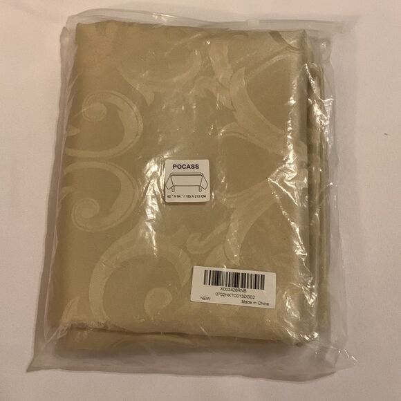 60 x 84 rectangle dining room table cloths. Beautiful cream with textured detail - Picture 2 of 5